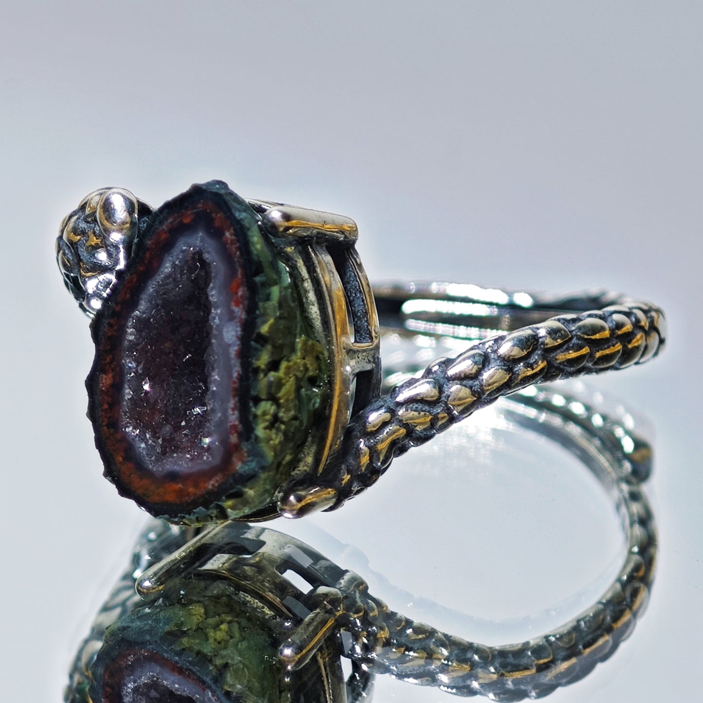 LANYI Basilisk Stone Crypt