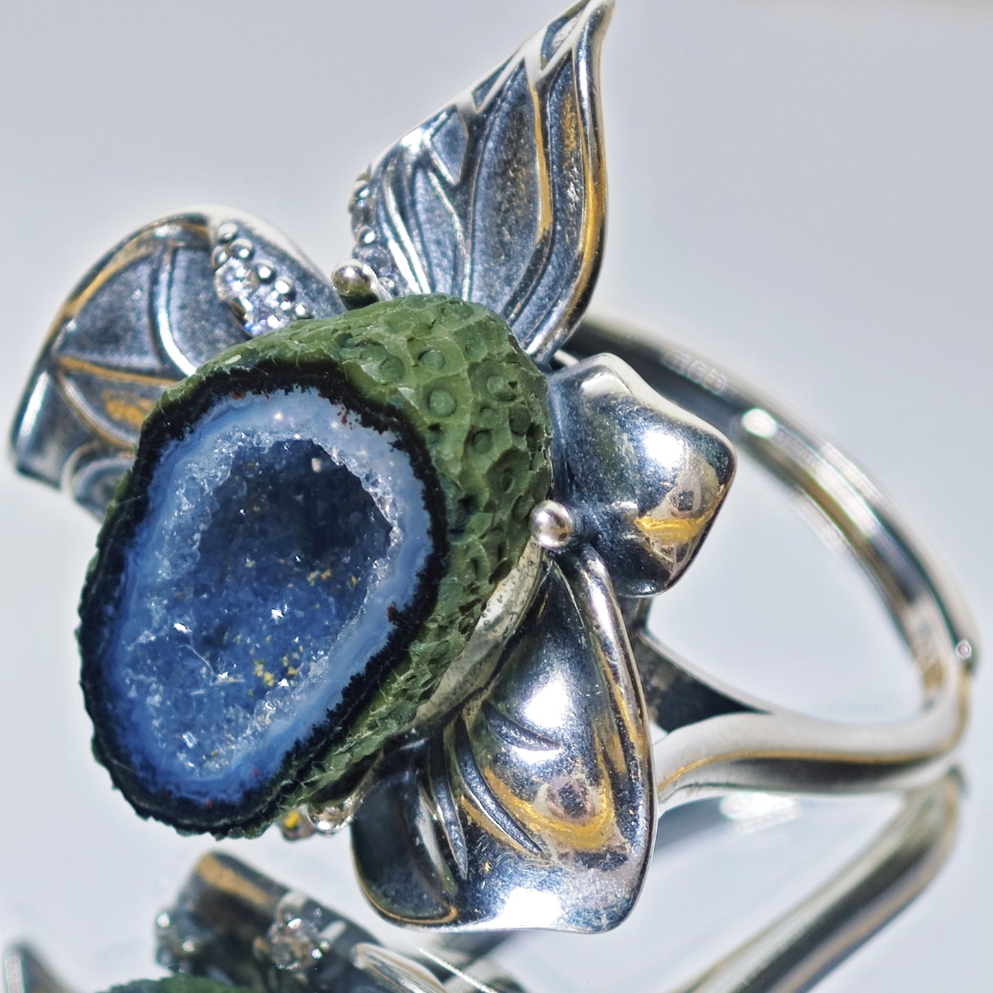 LANYI Floral Chronos Geode