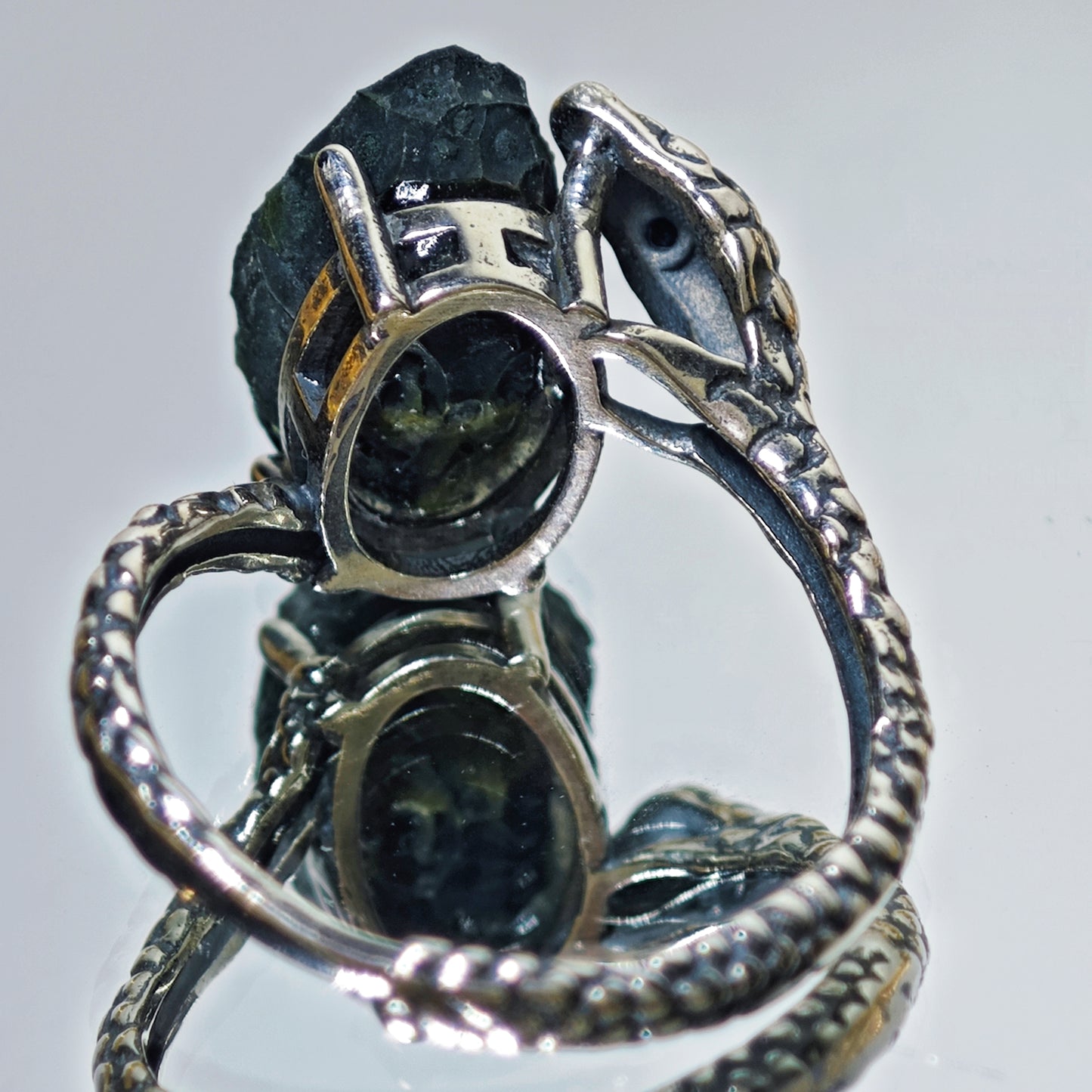 LANYI Eclipse Serpent Vault